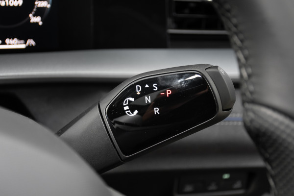 2026 Volkswagen Tayron R4 200TSI eHybrid R-Line SUV Image 14