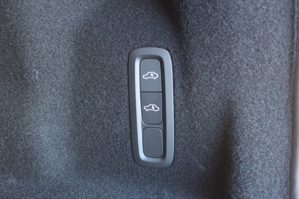 2019 MY20 Volvo XC60 UZ D5 R-Design Suv