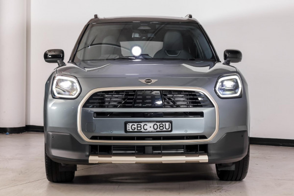 2025 MINI Countryman U25 C Favoured SUV image 3