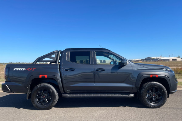 2026 Nissan Navara D27 PRO-4X Ute Image 2