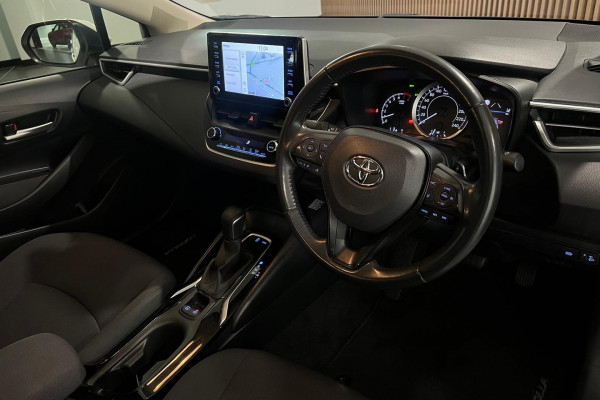 2020 Toyota Corolla ZRE SX Sedan Image 18