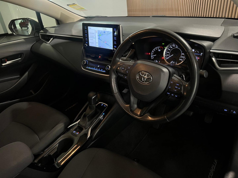2020 Toyota Corolla ZRE SX Sedan Image 18