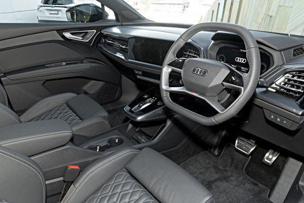 2025 MY24 Audi Q4 e-tron F4 55 SUV image 7