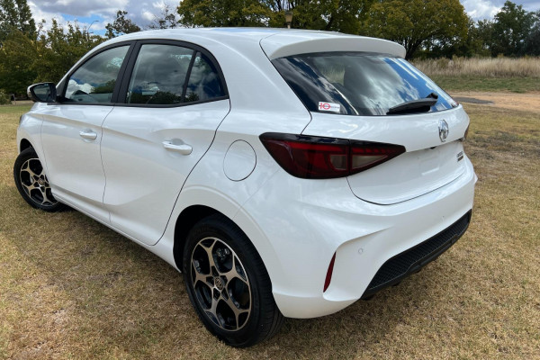 2025 MY24.5 MG MG3 ZP22 Essence Hybrid+ Hatch Image 5
