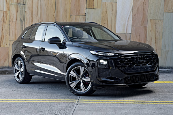 Audi Q3 TFSI 110kW Launch edition FJ