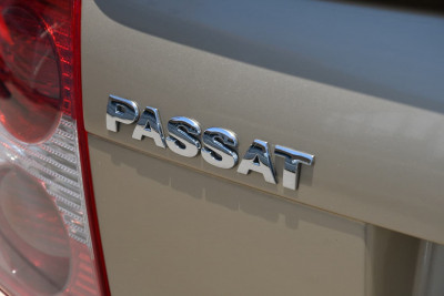 2003 Volkswagen Passat GP MY03 SE V6 Sedan Image 5