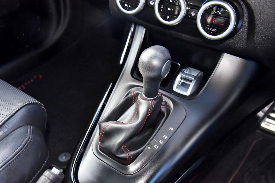 2013 Alfa Romeo Giulietta Series 0 Distinctive Hatch Image 13