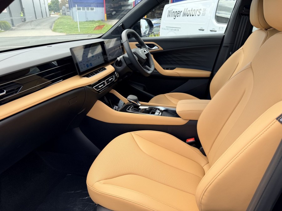2026 MG HS Super Hybrid Essence SUV Image 9