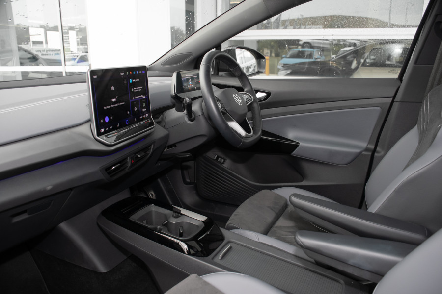 2025 Volkswagen ID. 5 E2 Pro SUV