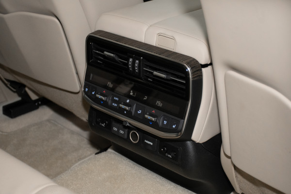 2023 Toyota LandCruiser Sahara SUV image 5