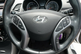 2015 Hyundai Elantra MD3 SE Sedan