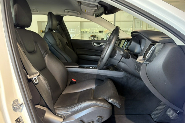 2021 Volvo XC60 UZ T5 Momentum SUV Image 15