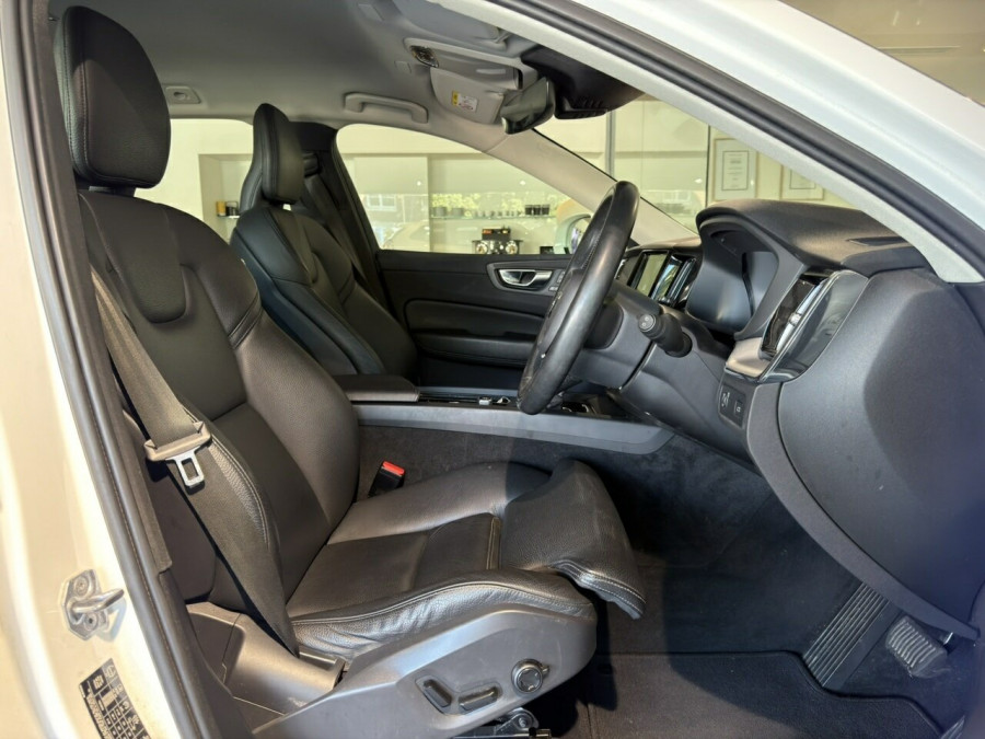 2021 Volvo XC60 UZ T5 Momentum SUV Image 15