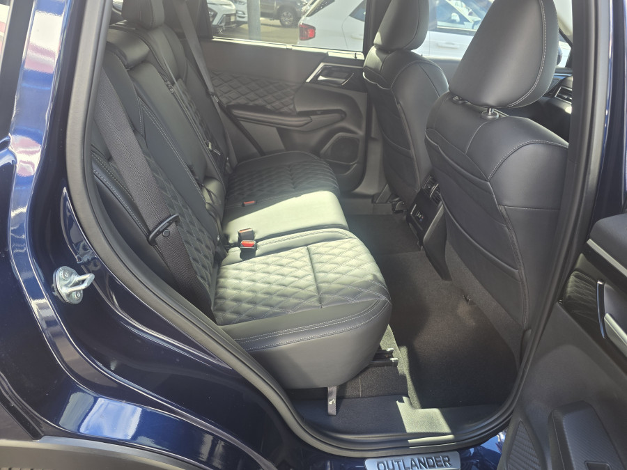 2024 Mitsubishi Outlander ZM Exceed SUV Image 12