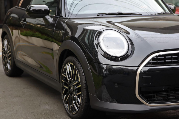 2026 MINI Cooper F66 C Favoured Hatch image 17