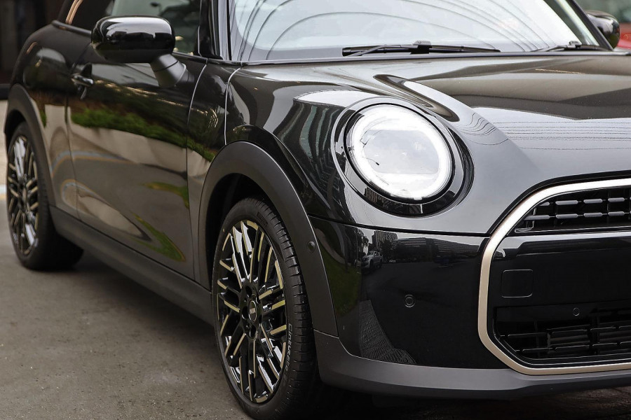 2026 MINI Cooper F66 C Favoured Hatch