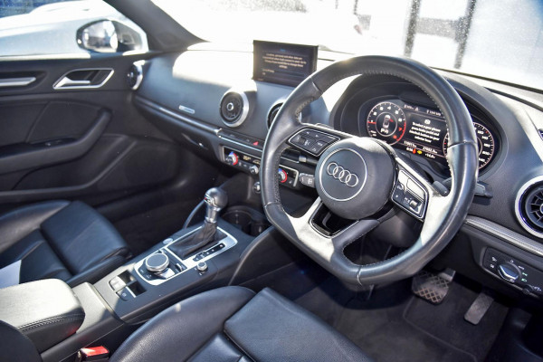 2018 Audi A3 8V  Convertible Image 9