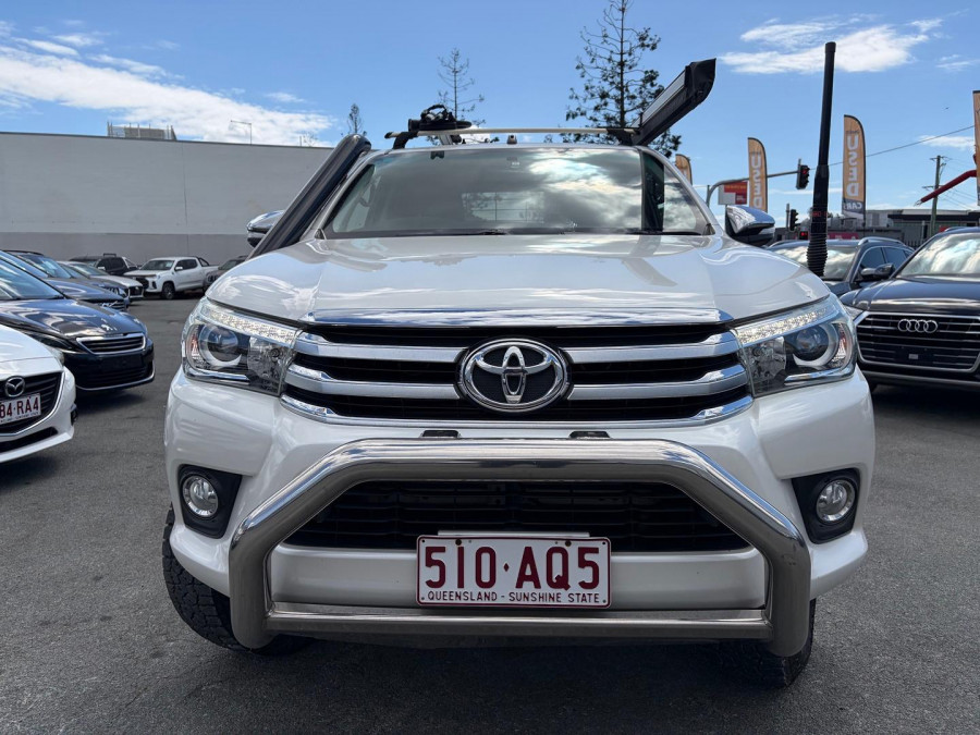 2016 Toyota HiLux  SR5 Double Cab Pick Up Image 2