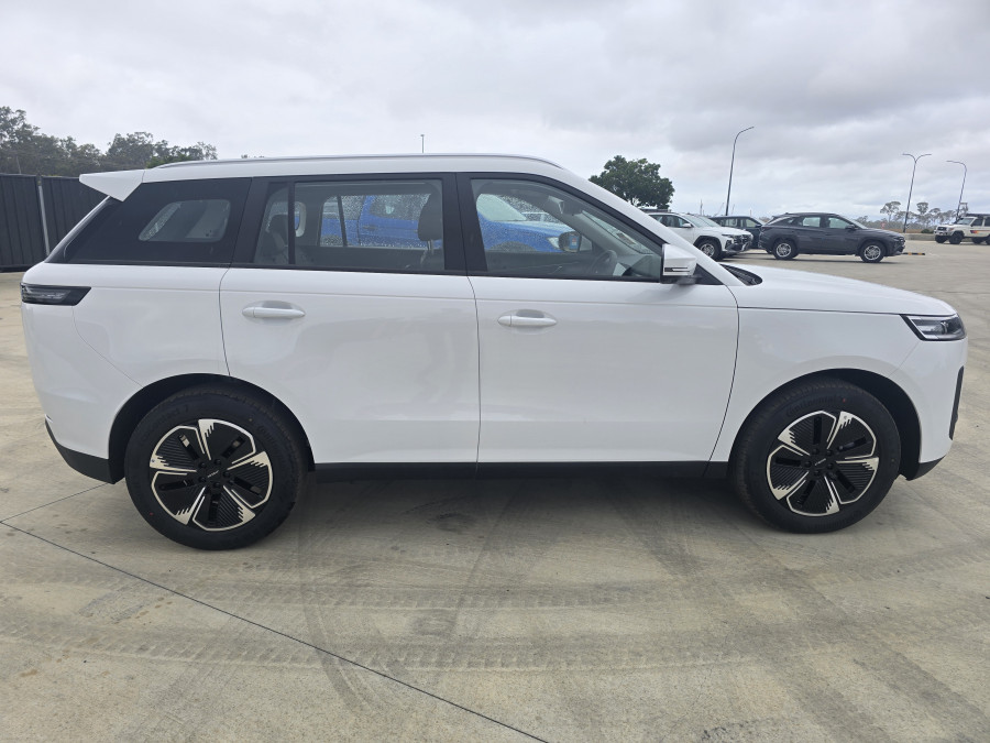 2026 Jaecoo J5  Summit SUV Image 11