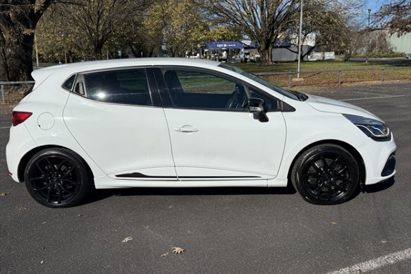 2016 Renault Clio R.S. IV B98 R.S. 200 Sport Hatch Image 2