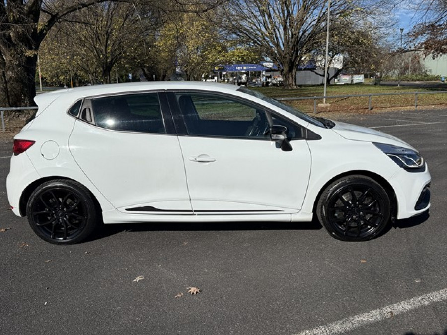 2016 Renault Clio R.S. IV B98 R.S. 200 Sport Hatch Image 2
