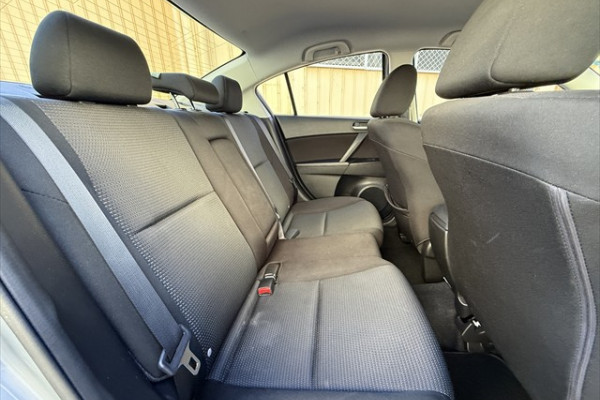 2012 Mazda 3 Maxx Sport Sedan Image 11