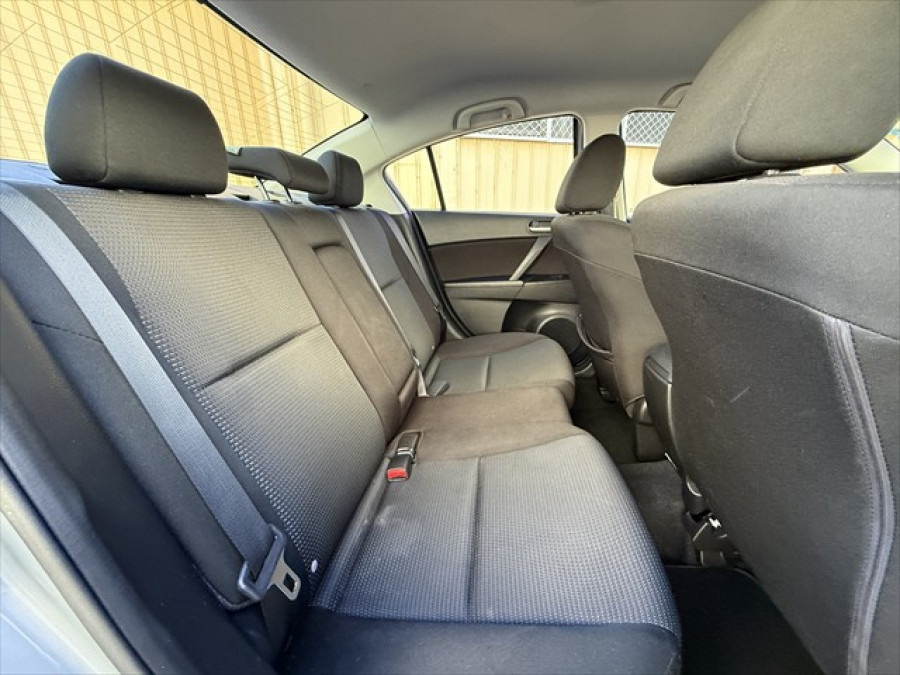 2012 Mazda 3 Maxx Sport Sedan Image 11