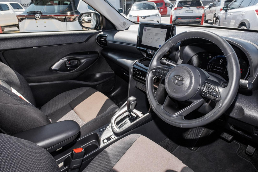 2025 Toyota Yaris Cross MXPJ10R GX SUV Image 7