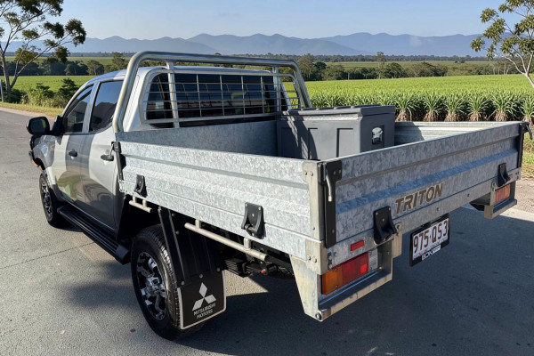 2023 Mitsubishi Triton MR GLX Cab Chassis Image 4