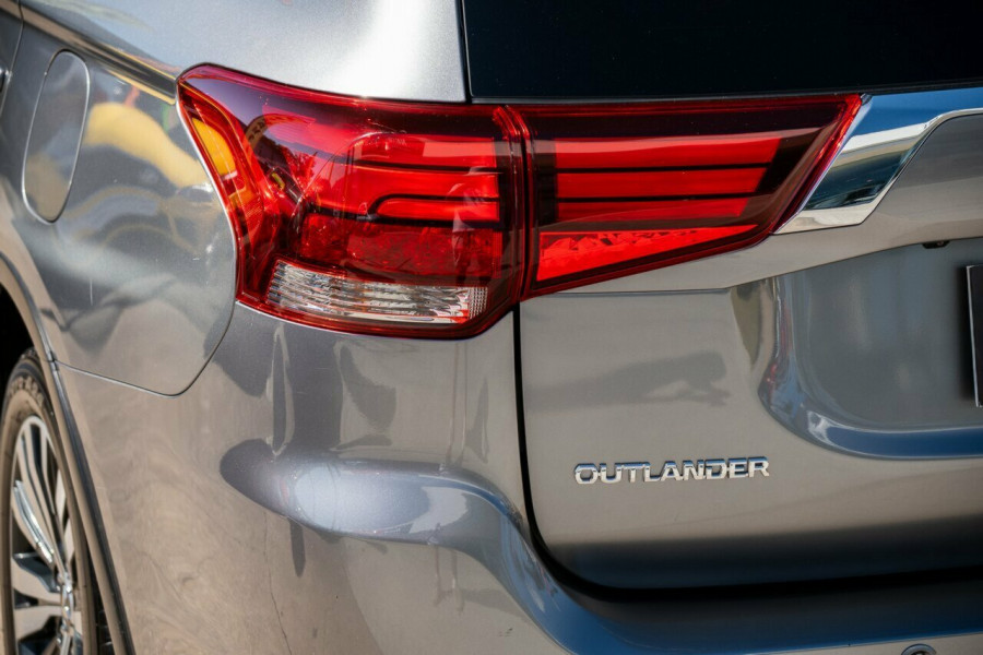 2021 Mitsubishi Outlander ZL LS SUV Image 7