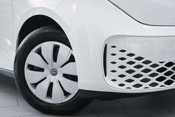 2024 MY25 Volkswagen ID. Buzz Cargo EBN BEV550 Van Image 6