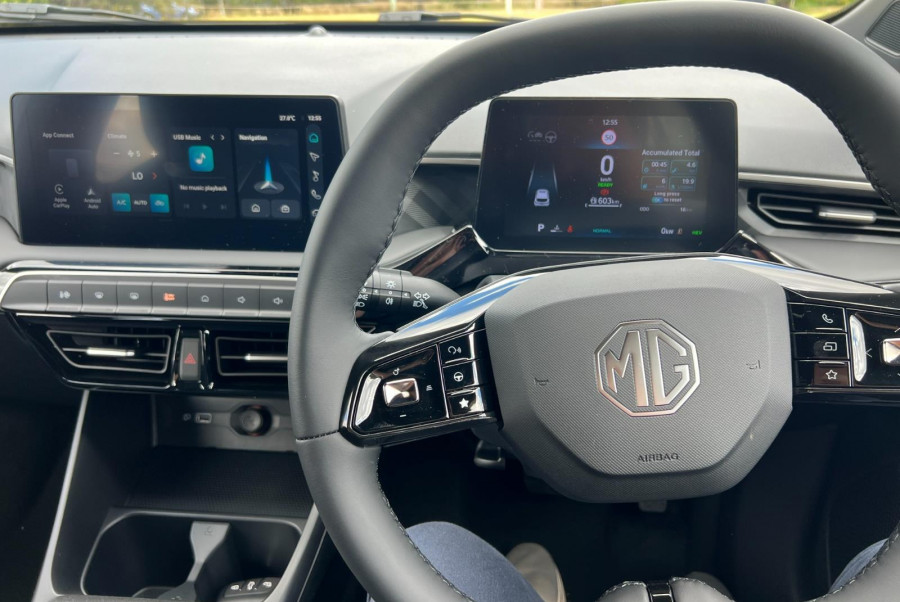2025 MY24.5 MG MG3 ZP22 Essence Hybrid+ Hatch Image 13