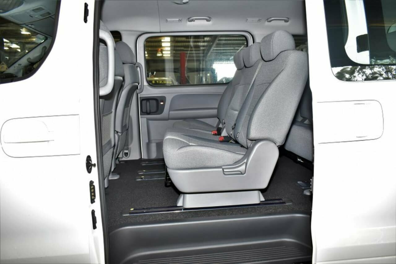 2020 Hyundai iMax TQ4 Active Wagon Image 11