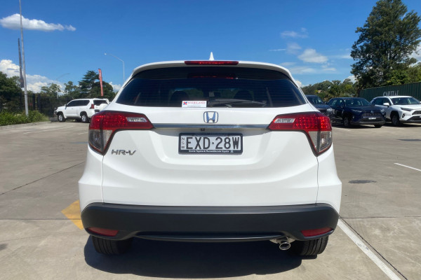 2019 Honda HR-V  VTi SUV Image 6