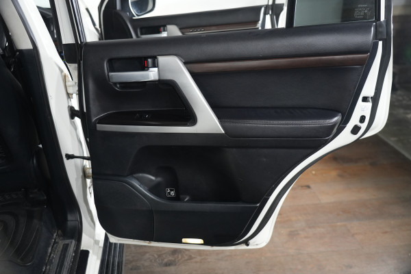 2018 Toyota LandCruiser Sahara SUV