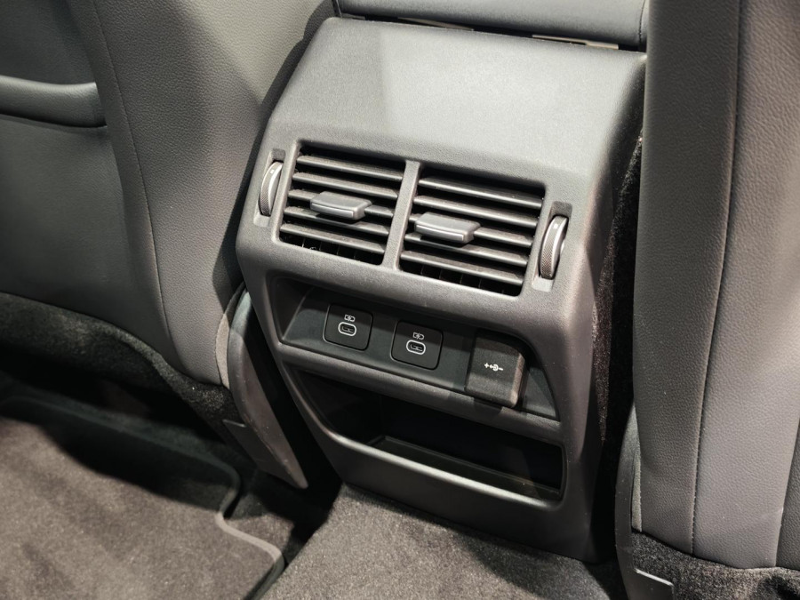 2025 MY25.5 Land Rover Discovery Sport L550 P250 Dynamic SE SUV Image 19
