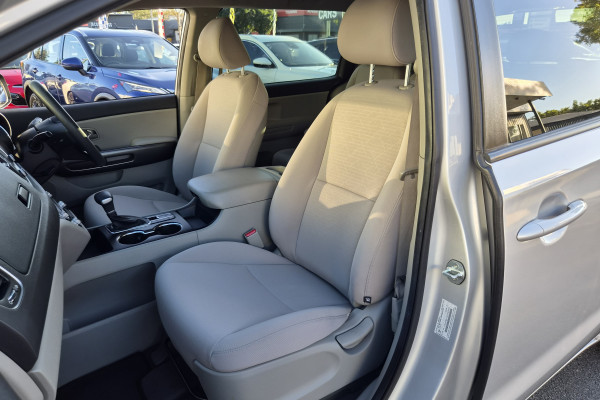 2020 Kia Carnival YP S Van Image 12