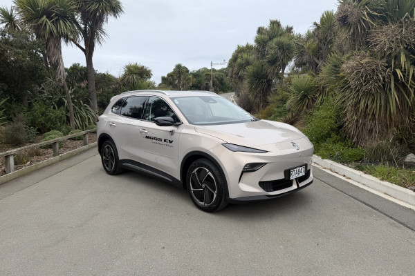 2026 MG MGS5 EV ZS3EM Essence 49 SUV