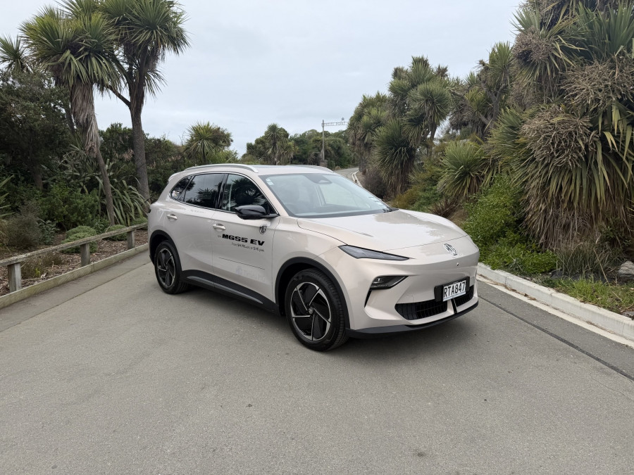 2026 MG MGS5 EV ZS3EM Essence 49 SUV Image 1