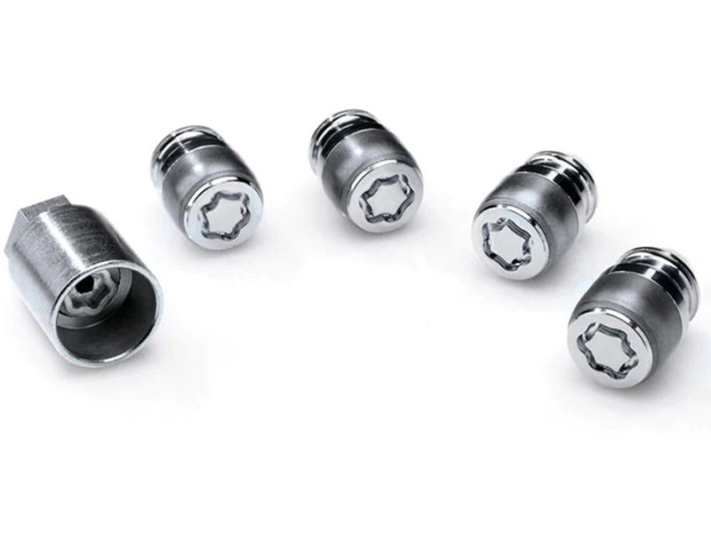 Locking wheel nuts and key