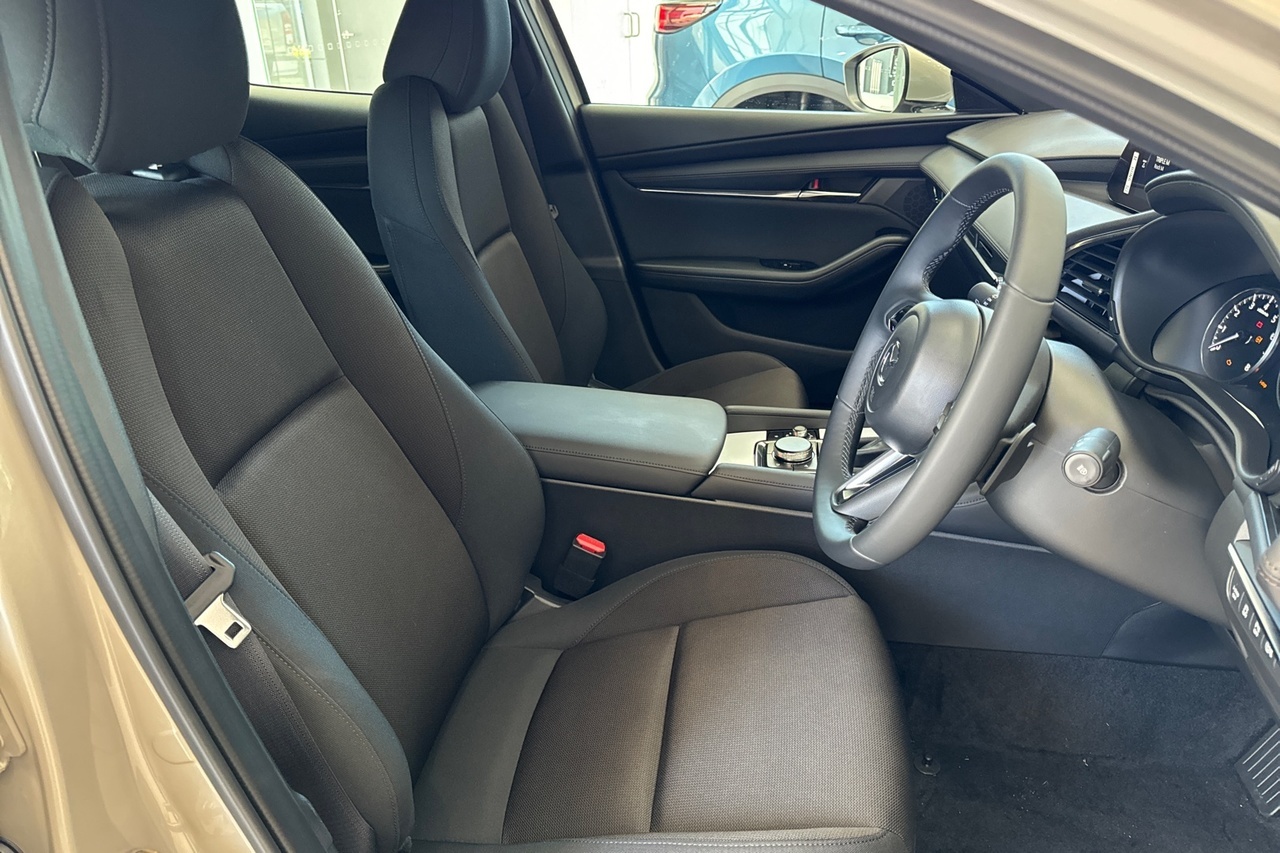 2024 Mazda 3 BP Series G20 Evolve Hatch Image 11