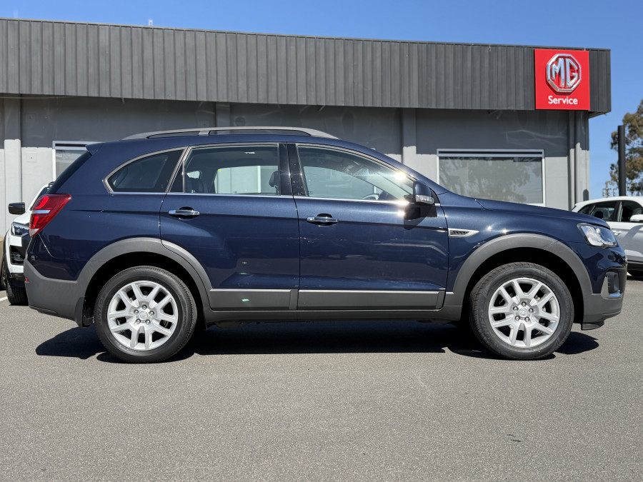 2017 Holden Captiva CG Active SUV Image 4
