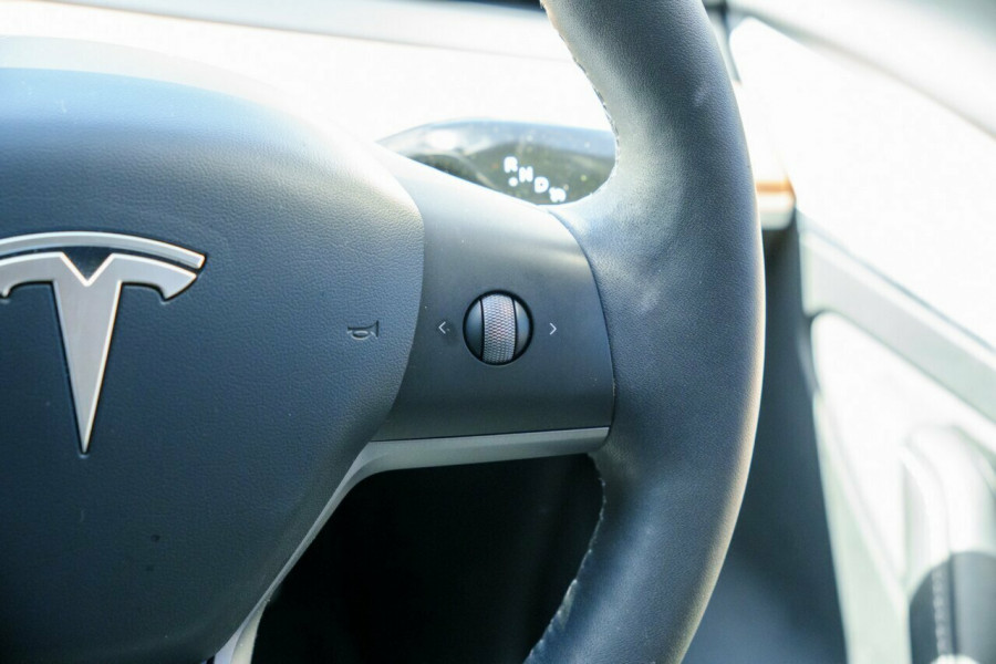 2022 Tesla Model 3  Rear-Wheel Drive Sedan Image 13