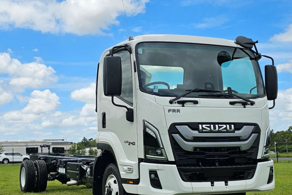 2025 Isuzu FRR 110-240 AM D53 Cab Chassis Image 1