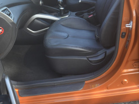 2012 Hyundai Veloster FS Coupe Hatchback