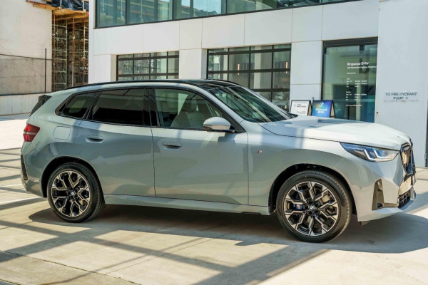 2025 BMW X3 G45 40d xDrive SUV image 5