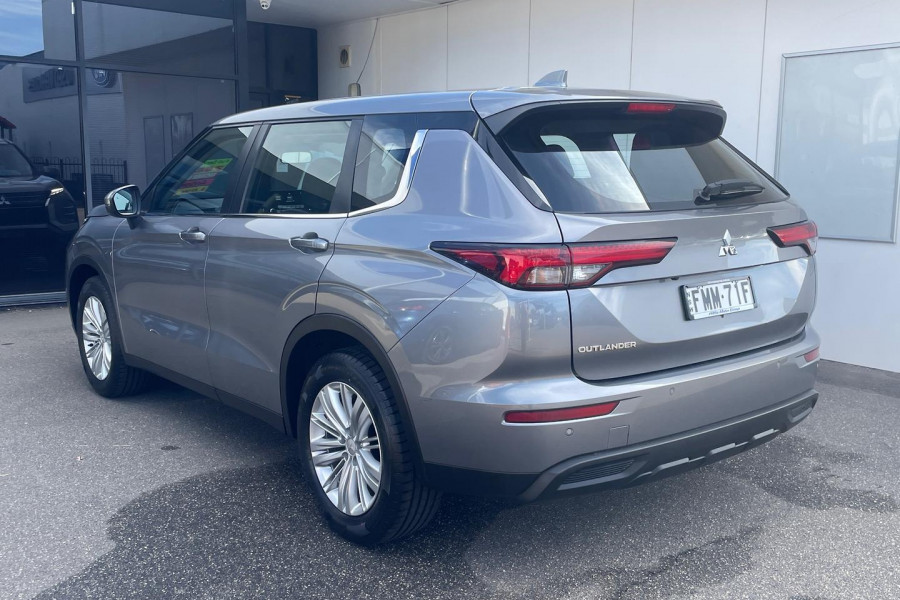 2022 Mitsubishi Outlander ZM ES SUV Image 6