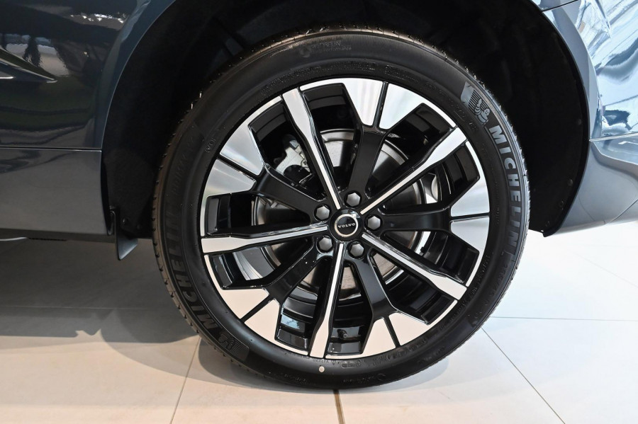 2026 Volvo XC60 UZ Ultra B5 Dark SUV Image 21