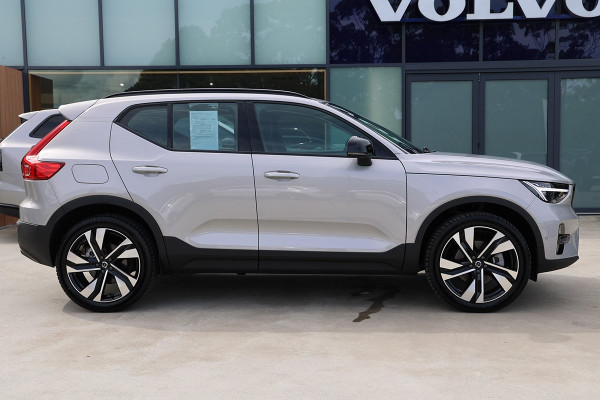 2024 MY25 Volvo XC40 XZ Ultra B4 Dark SUV Image 4