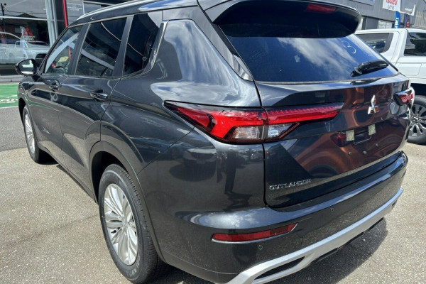 2024 Mitsubishi Outlander ZM LS SUV Image 5